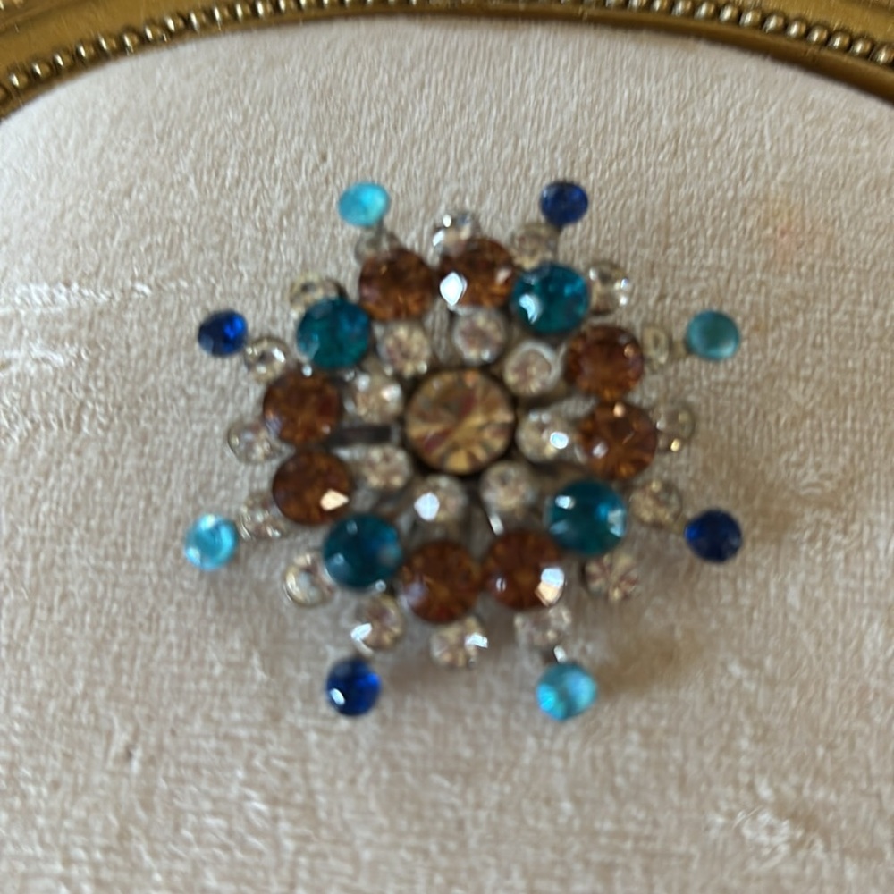 Set of two rhinestone brooches - Picture 2 of 5